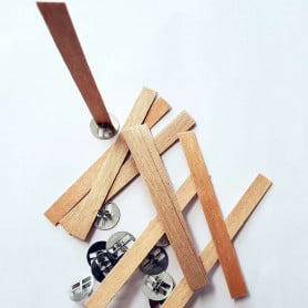 10 mèches croisées en bois avec socles